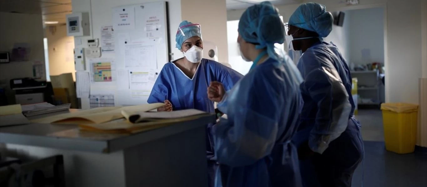 Η Γαλλία δίνει αφορολόγητο «μπόνους» έως 1.500 ευρώ στους νοσηλευτές